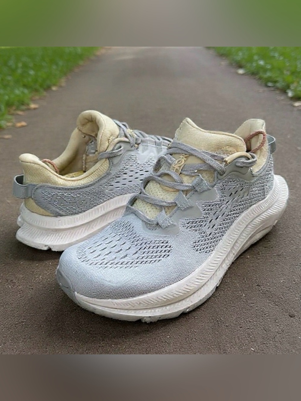Hoka Kawana Women’s 9 Running Shoes Gray Cream Cushion Trainer Gym Walking